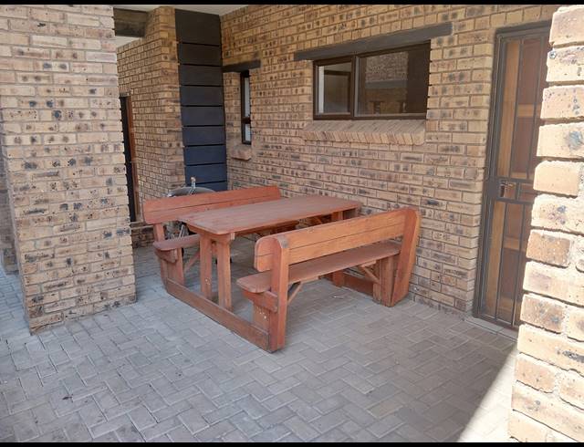 2 BEDROOM SECTIONAL TITLE FOR SALE IN WITFIELD